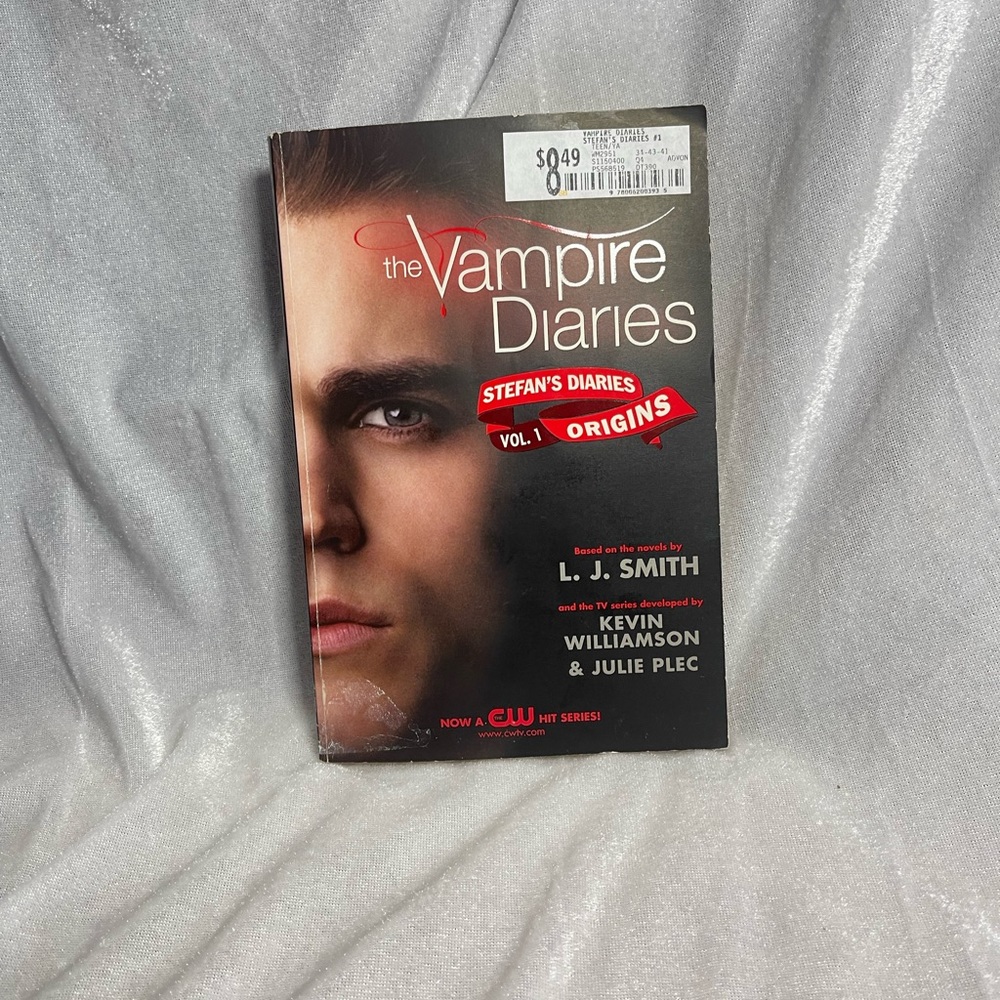 •The Vampire Diaries Stefan’s Diaries Volume 1 Orgins•